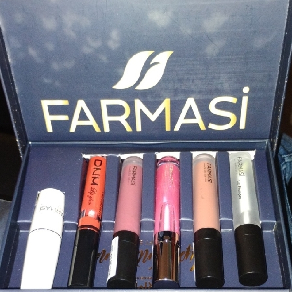 Farmasi Lipstick Set - Pink, Nude, Coral Shades